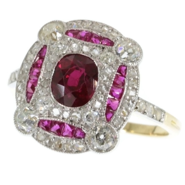 Superb platinum and gold Art deco ring with diamonds and rubies